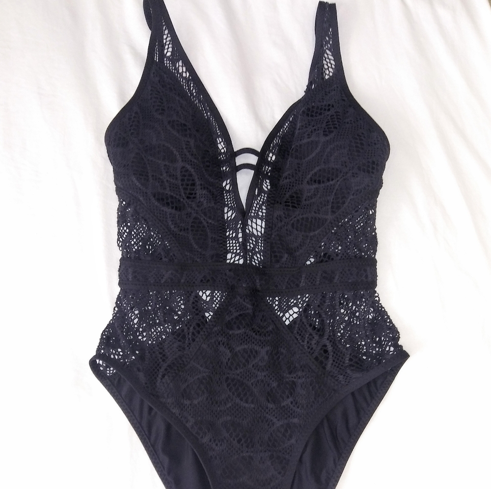 BECCA by Rebecca Virtue one piece swimsuit